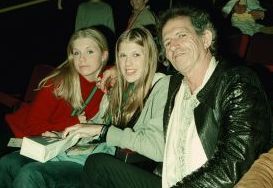 Keith Richards with his daughters- 2000, NY.jpg